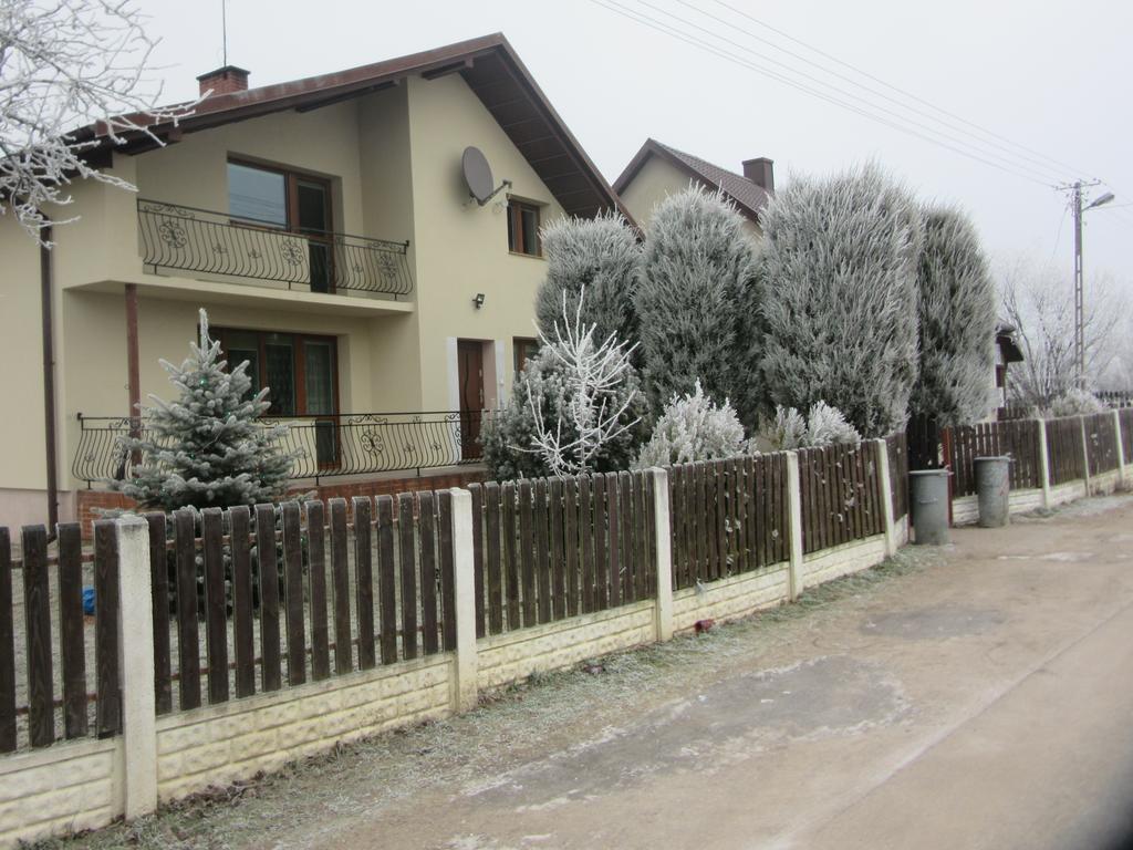 Gospodarstwo Agroturystyczno-Edukacyjne Gratka Celiny  Ngoại thất bức ảnh