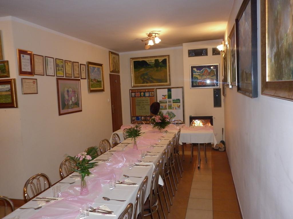 Gospodarstwo Agroturystyczno-Edukacyjne Gratka Celiny  Ngoại thất bức ảnh